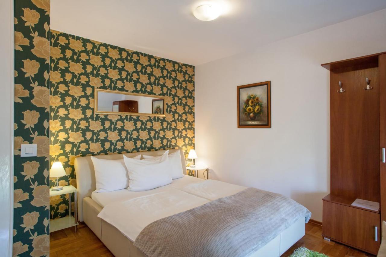 Vila Rosa Vukovar Bed & Breakfast Ngoại thất bức ảnh