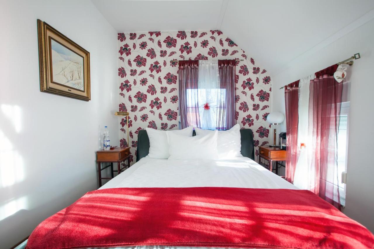 Vila Rosa Vukovar Bed & Breakfast Ngoại thất bức ảnh