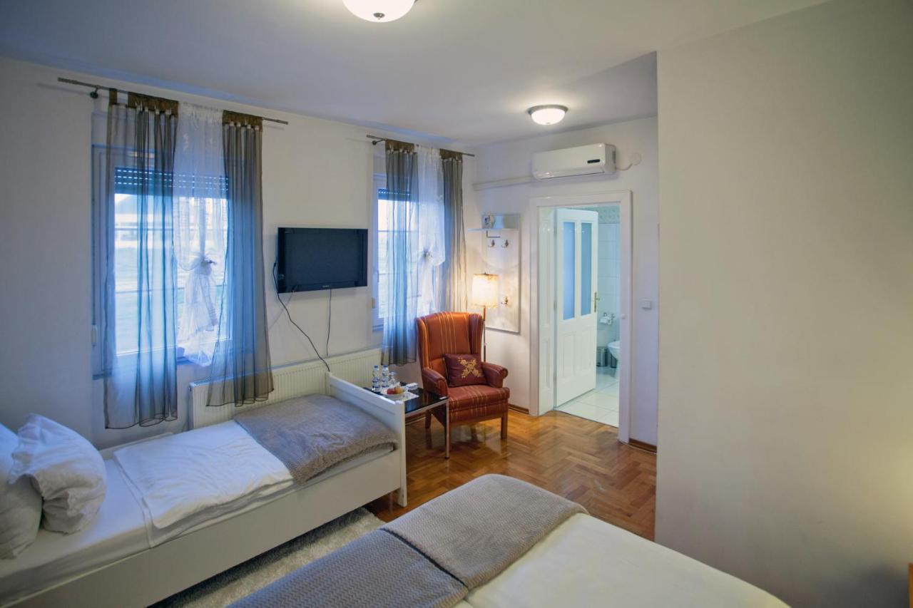 Vila Rosa Vukovar Bed & Breakfast Ngoại thất bức ảnh