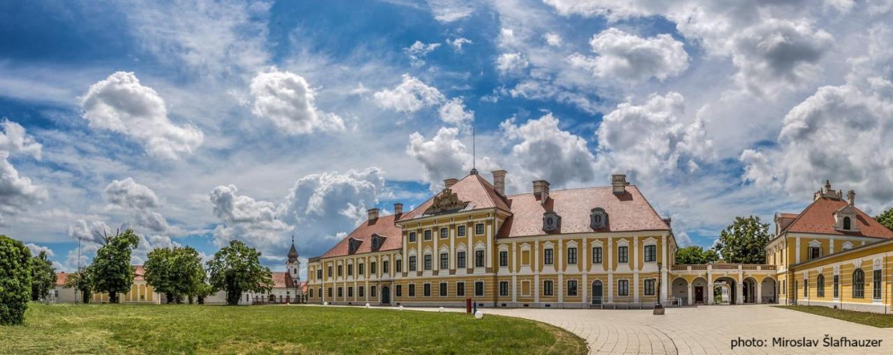 Vila Rosa Vukovar Bed & Breakfast Ngoại thất bức ảnh